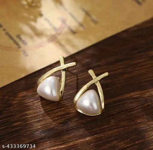 ✨ Classic Pearl Triangle Stud Earrings